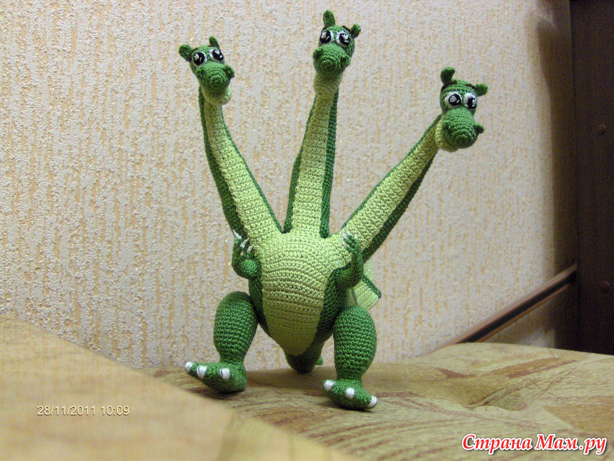 Игрушка змея горыныча Игрушка змея горыныча
