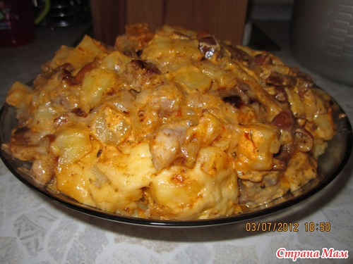 Картошка с мясом под сыром в мультиварке рецепт