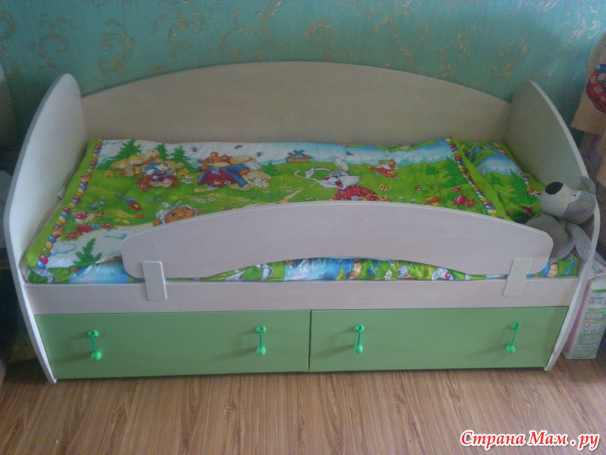 Детская кровать с бортиками фото