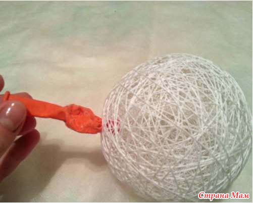 Как сделать шар из ниток и клея пва без шарика
