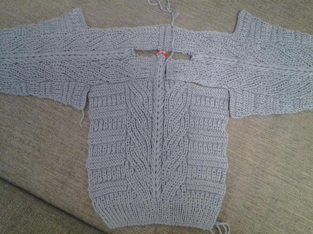   (Brioche Stitch Baby Sweater)
