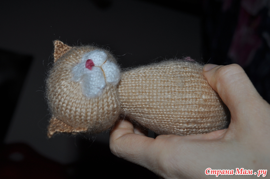 Описание вязания котёнка спицами.