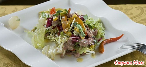 Мясной салат с пивной заправкой.