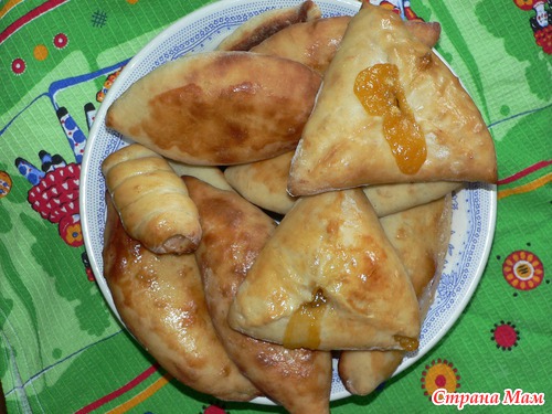 "Кому пирожки горячие, с повидлой, капустой, мясом..." или мои эксперименты с дрожжевым тестом.