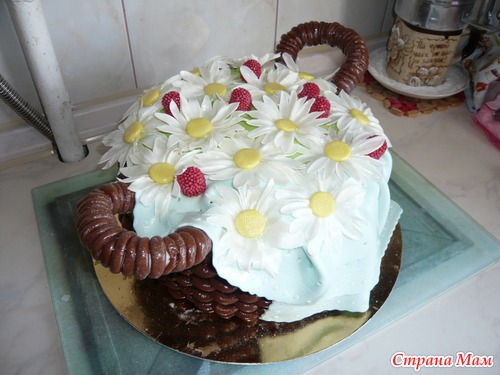НУ ВОТ И Я С КОРЗИНОЧКОЙ И РОМАШИШКАМИ)))