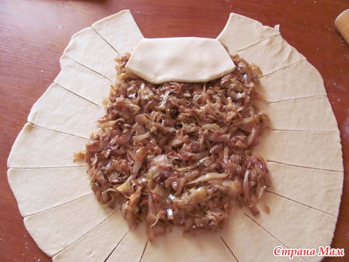 Пирог "Золотая рыбка" и плюшки "Розы"(Фот орецепт)