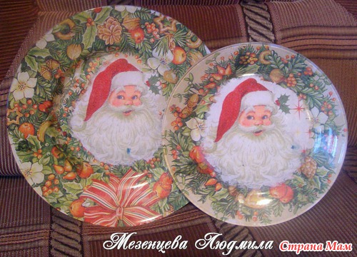 Декупажные доски, тарелки и праздничные бокалы.