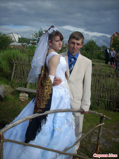 Почему вы на свадьбу одели именно белое платье..