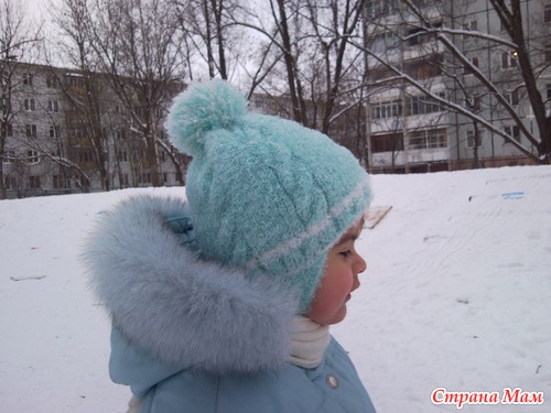 Вязаная шапочка для девочки