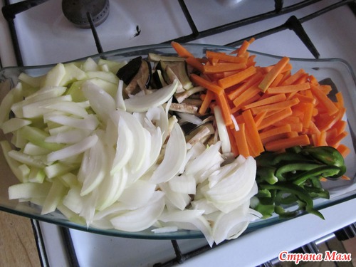 Запеканка с овощами и копчёностями)