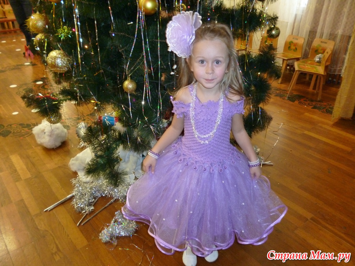 Платье новогоднее для девочки с бусинами
