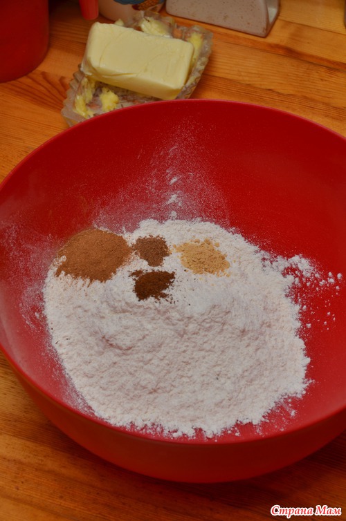 Обещанный piparkook, он же имбирное печенье, он же gingerbread.