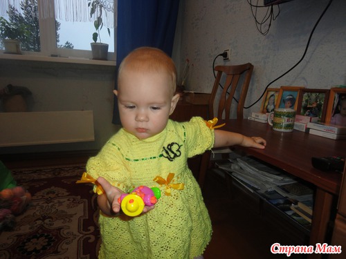 Ажурное платье внучке.
