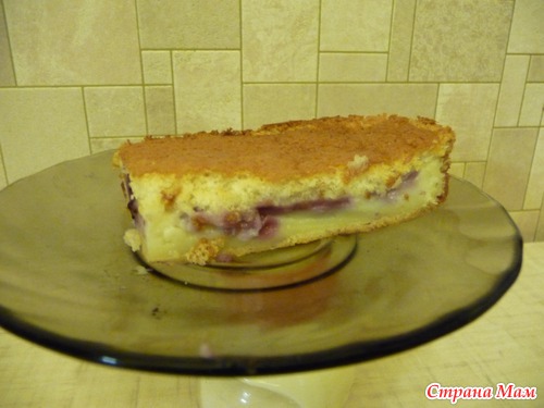 Клафути с черной смородиной