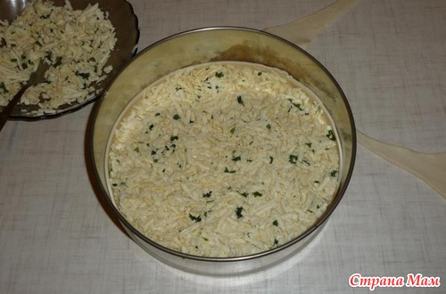 Пирог с помидором и адыгейским сыром.