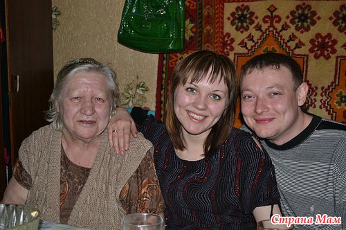 Завтра день матери