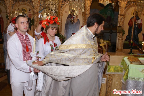 Венчание в украинском стиле)))много фото...