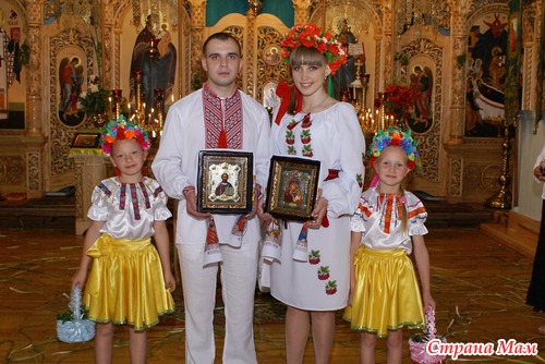 Венчание в украинском стиле)))много фото...