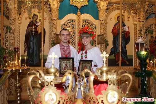 Венчание в украинском стиле)))много фото...