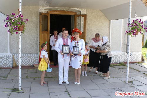 Венчание в украинском стиле)))много фото...