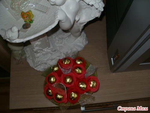 Мои первые букеты из конфет