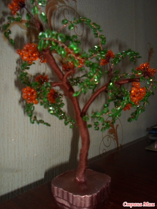 Рябинка из рубки и бисера
