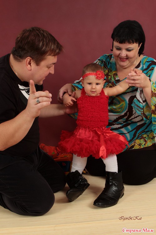 Ну вот и наша первая семейная фотосессия подоспела!!!