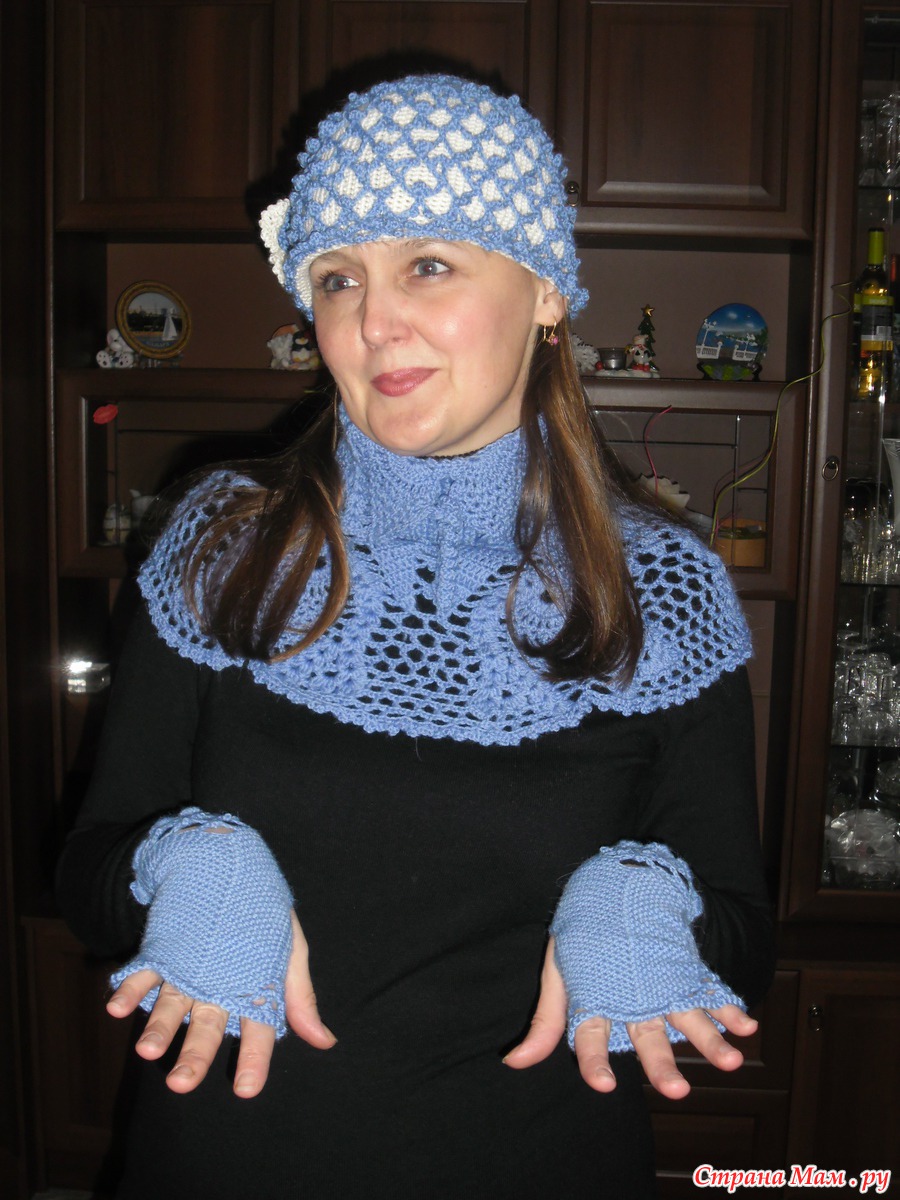 Манишка с шапкой женская. Комплект шапка с манишкой с перчатками. Шапка с манишкой