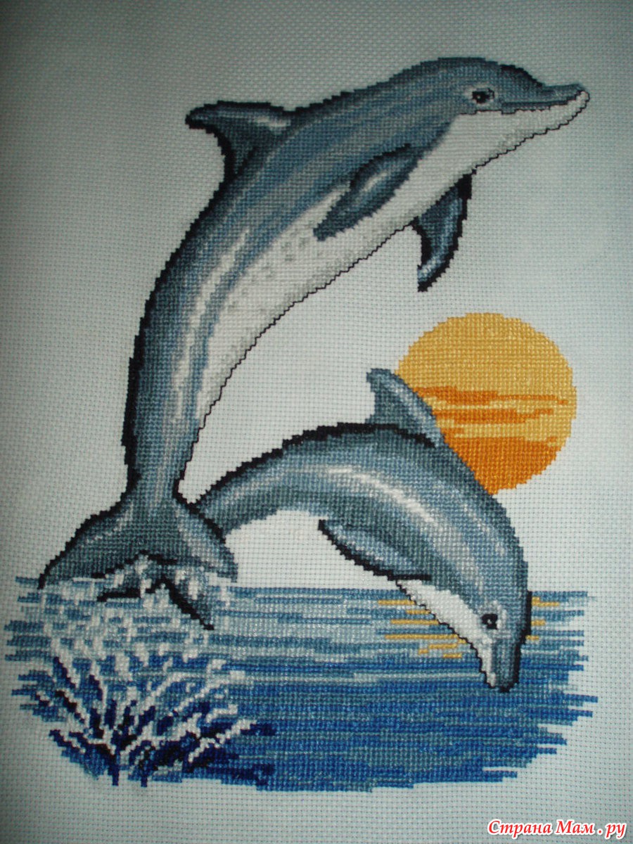 Дельфины вышивка гладью