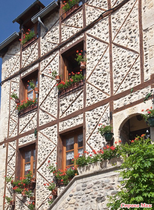  Sainte Eulalie d'Olt. 