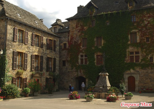  Sainte Eulalie d'Olt. 