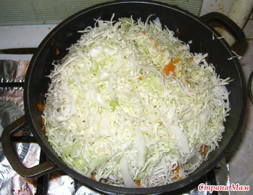 Капуста тушеная с курицей или всё в дело!:)