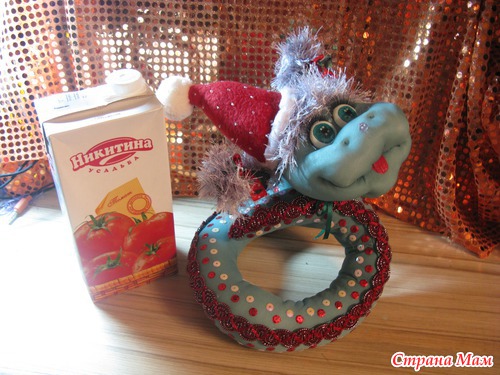 Новогодняя змейка