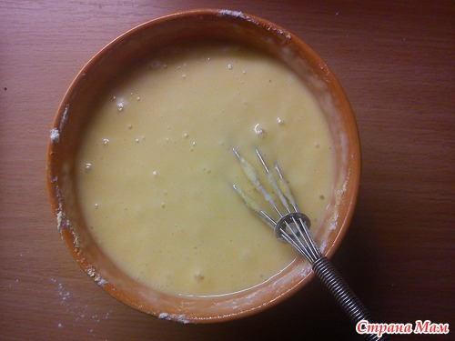 Яблочный пирог с хурмой на кефире... опять глютен и масло фрай :)