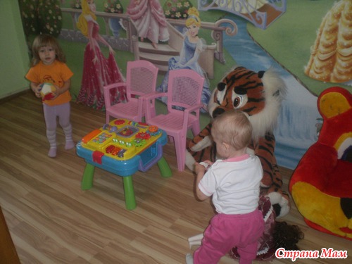 Не прошло и стопитсот мильонов лет! Детская готова)))!!!