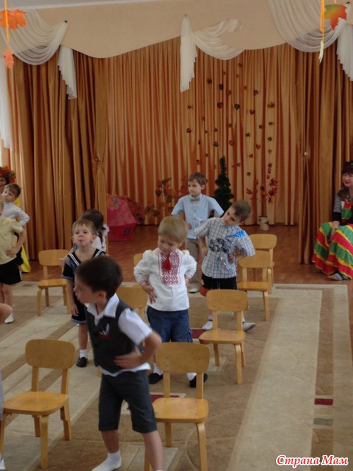 Первый утренник в саду