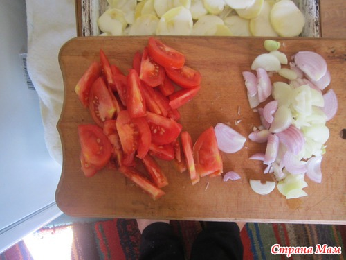 Скумбрия, запечённая с овощами.