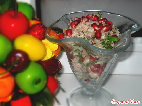 Салат с гранатом и курицей