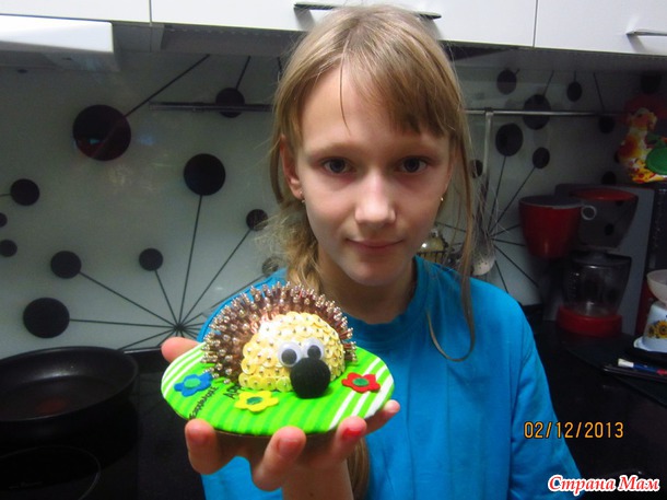 Ежик из бисера и пайеток
