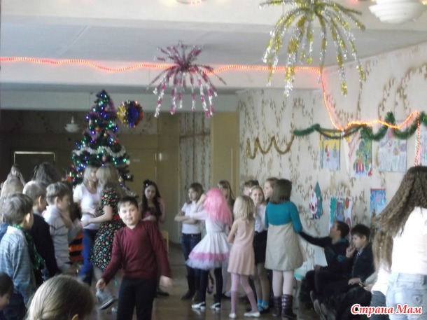 Настя на празднике