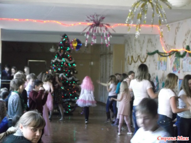 Настя на празднике