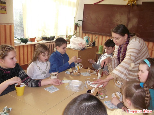Настя на празднике
