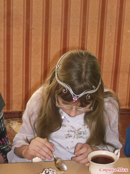 Настя на празднике