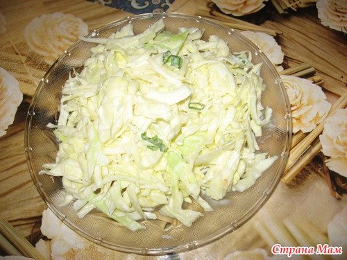 Салат с капустой и луком..