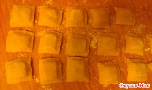 Равиоли, они же квадратные пельмени)