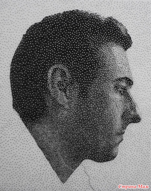 Фотореалистичные портреты из гвоздей и нити.