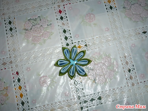 Первая канзаши на платье дочке
