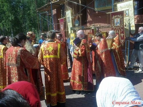 Крестный ход у нас в приходе.