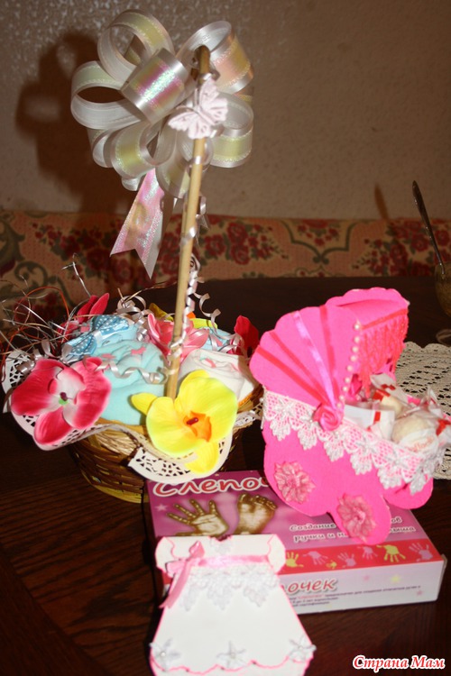 Подарочек на baby shower.