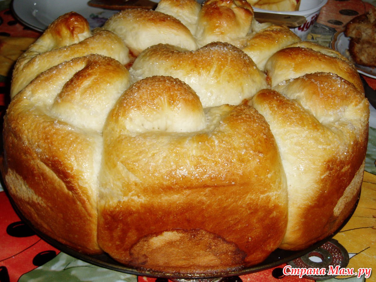 Рецепт дрожжевых пирожков в хлебопечке. Бабушкины булочки. Бабушкина булочка. Плюшка в хлебопечке. Вкусное тесто для пирожков в хлебопечке.